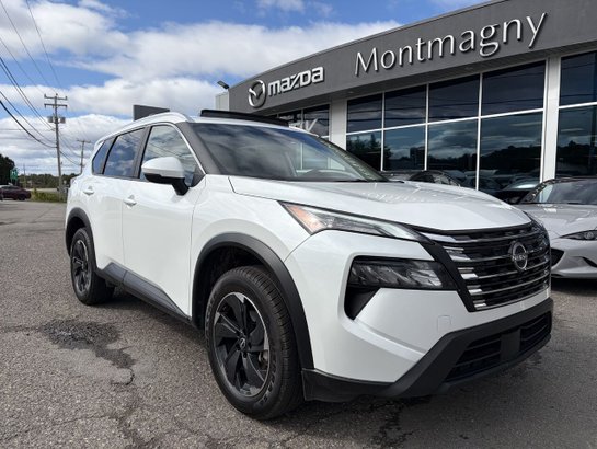 Nissan Rogue SV TI avec ensemble toit ouvrant 2025 Blanc