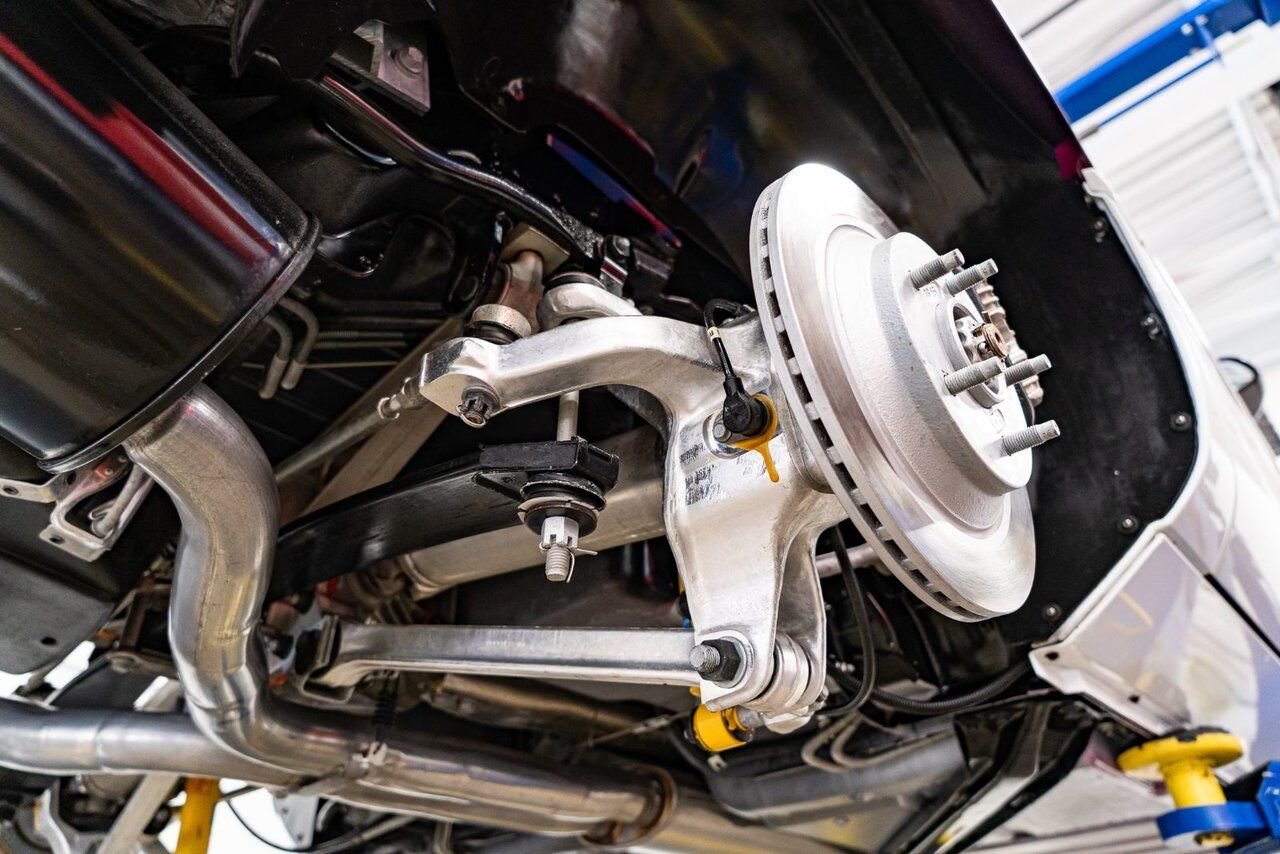 1995 Chevrolet Corvette *PRIX EN USD* RPO Z4Z PACE CAR PRESENTED IN DELIVERY PACKAGING WITH ONLY 192MILES (307KM) FROM NEW White Montreal - photo #145
