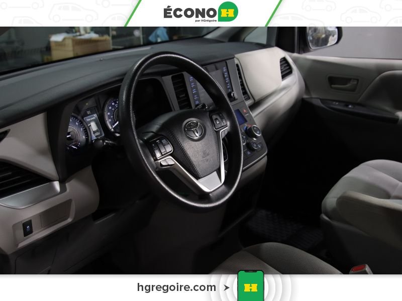 2020 Toyota Sienna White Blainville - photo #15
