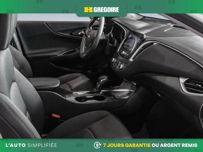 Chevrolet Malibu 2023 Blanc Blainville - photo #30