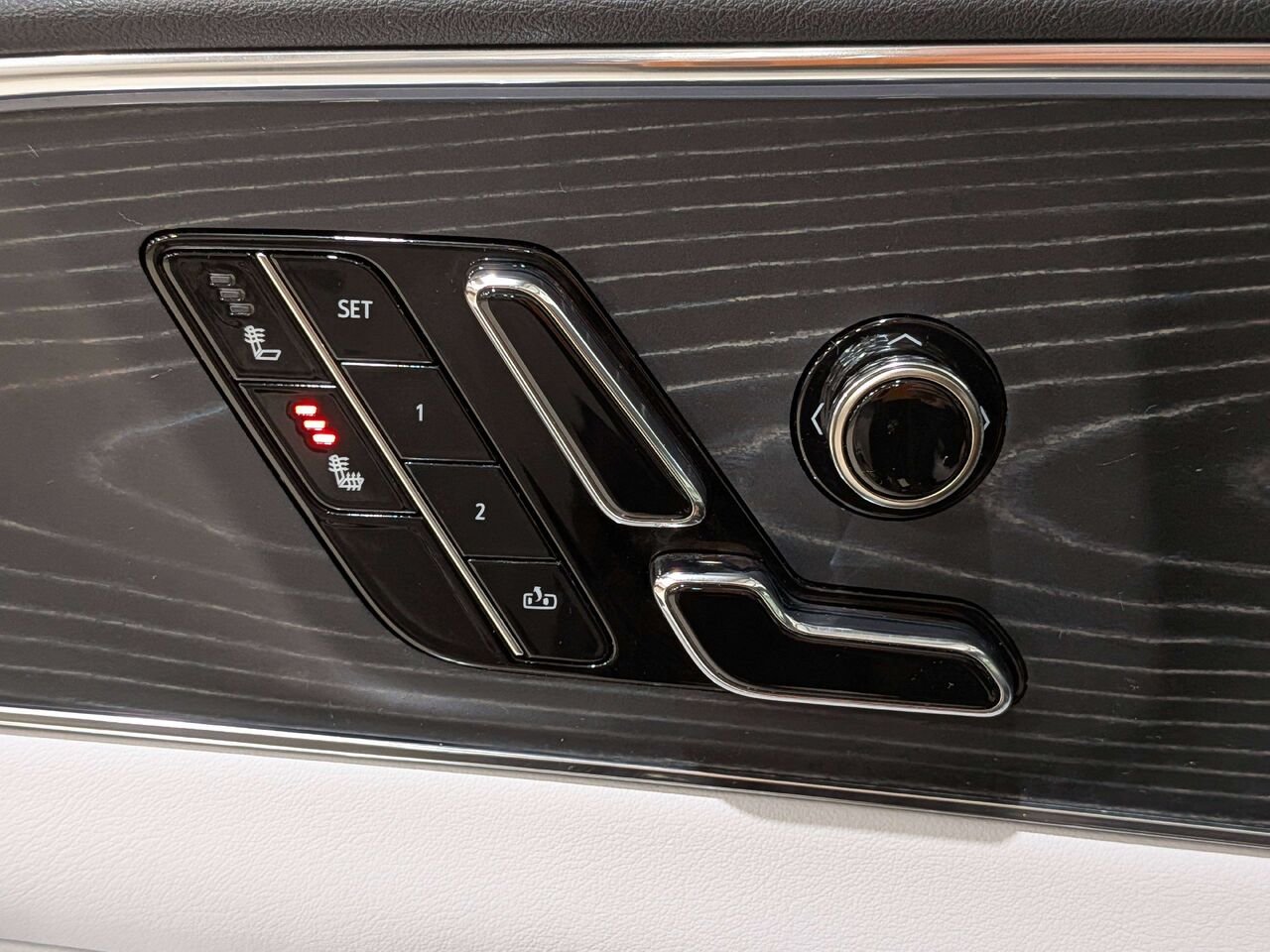 2024 Cadillac LYRIQ 4dr Sport w/1SF Black Val-David - photo #35
