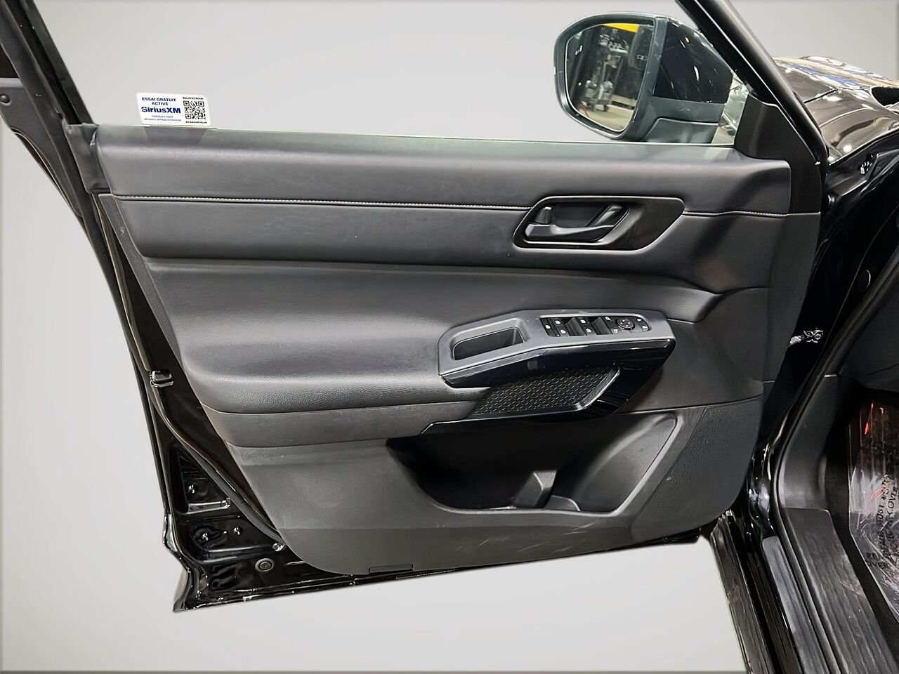 2024 Nissan Pathfinder Black Québec - photo #29