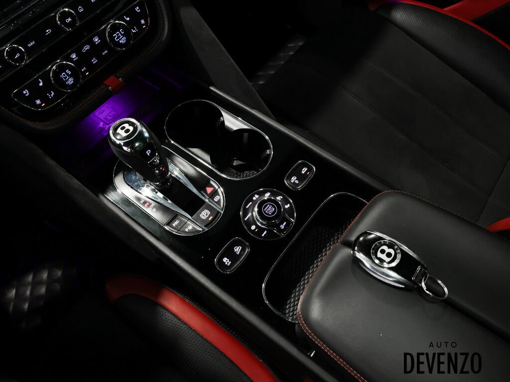 2021 Bentley Bentayga White Saint-Eustache - photo #25
