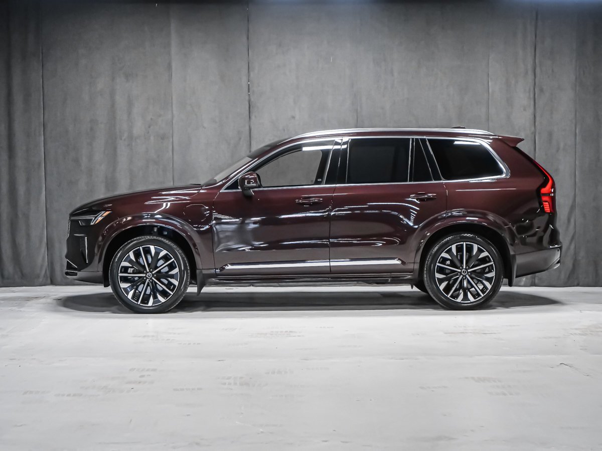 Volvo XC90 Plug-In Hybrid T8 PLUS BRIGHT 2025 Rouge Montréal - photo #2
