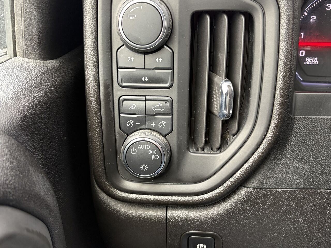 CHEVEROLET SILVERADO DIESEL Custom cabine multiplace 4RM 159 po 2024 Blanc Gatineau - photo #4