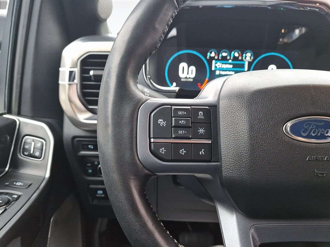 2023 Ford F-150 Grey Saint-Jérôme - photo #30