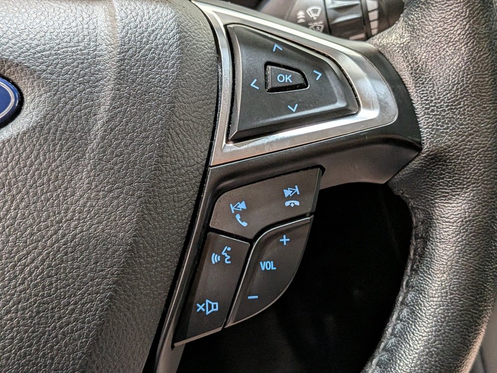 2020 Ford Fusion Energi Titanium FWD Black Val-David - photo #16