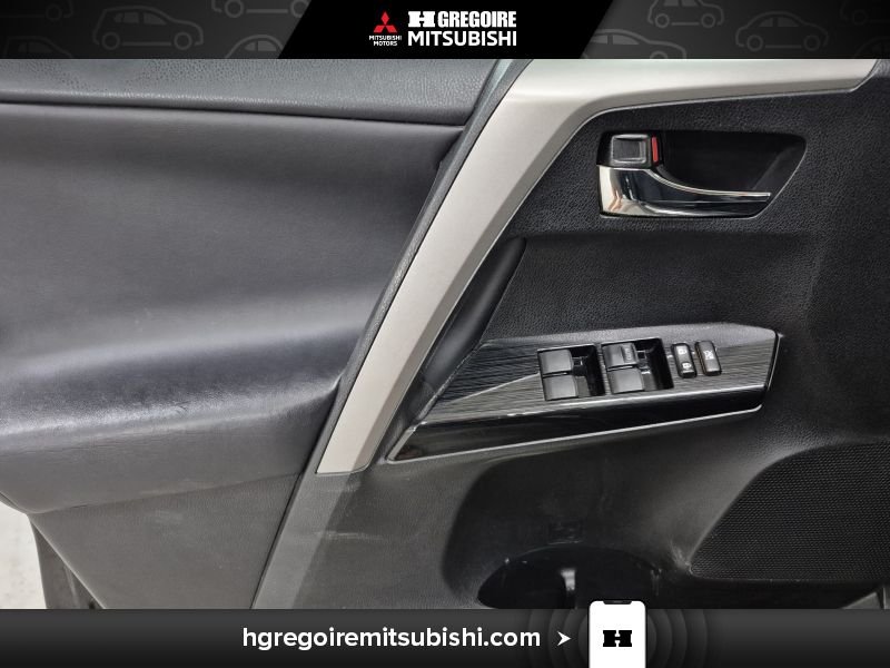 Toyota Rav 4 MW4499 | XLE *AWD* Toit * Mags * Caméra * 2018 Noir Laval - photo #11