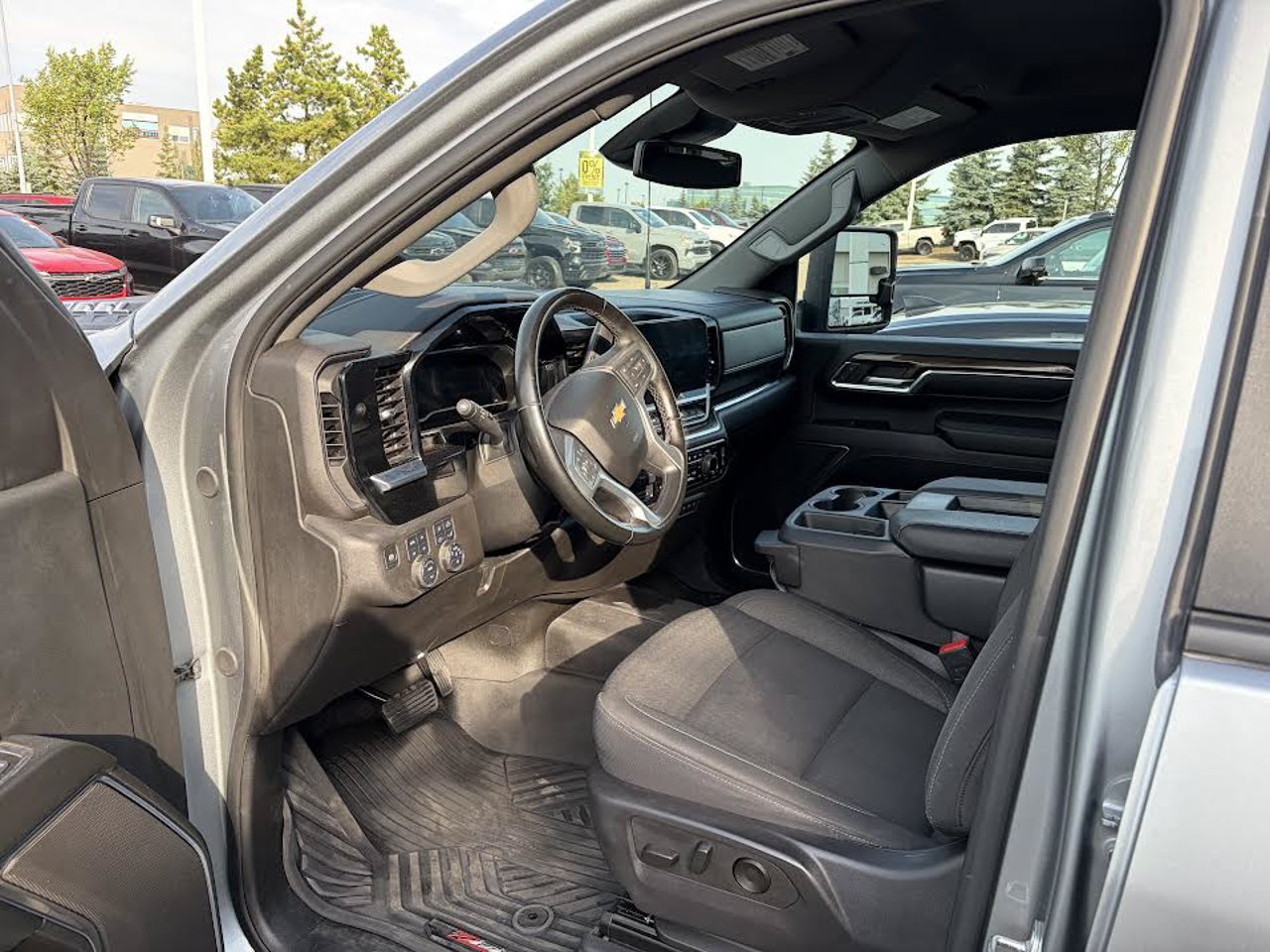 2024 Chevrolet Silverado 2500HD 4WD Crew Cab 159 LT Grey Sherwood Park - photo #6