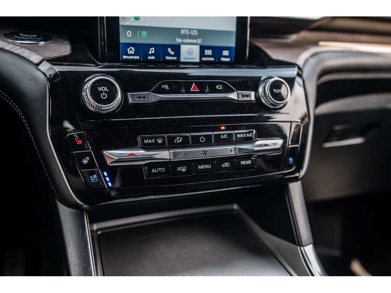2023 Ford Explorer White Sainte-Julienne - photo #27