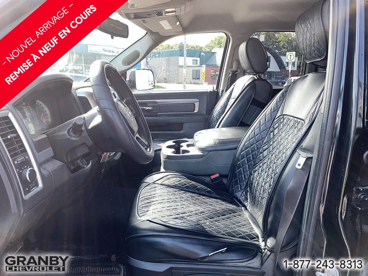 Ram 1500 Cabine quad 4RM, 140,5 po SLT | 27-0112B 2016 Noir Granby - photo #9