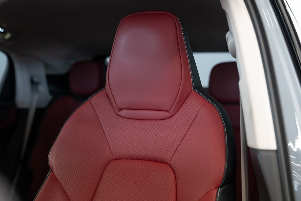 2024 Porsche Cayenne Grey Saint-Eustache - photo #14