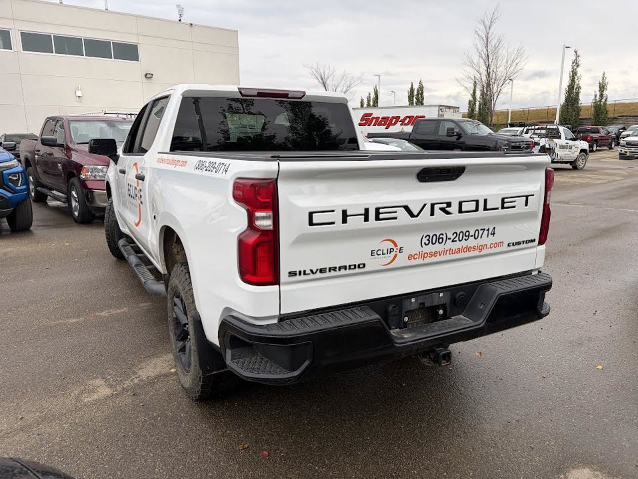 2022 Chevrolet Silverado 1500 LTD 4WD Crew Cab 147 Custom Trail Boss White Sherwood Park - photo #3