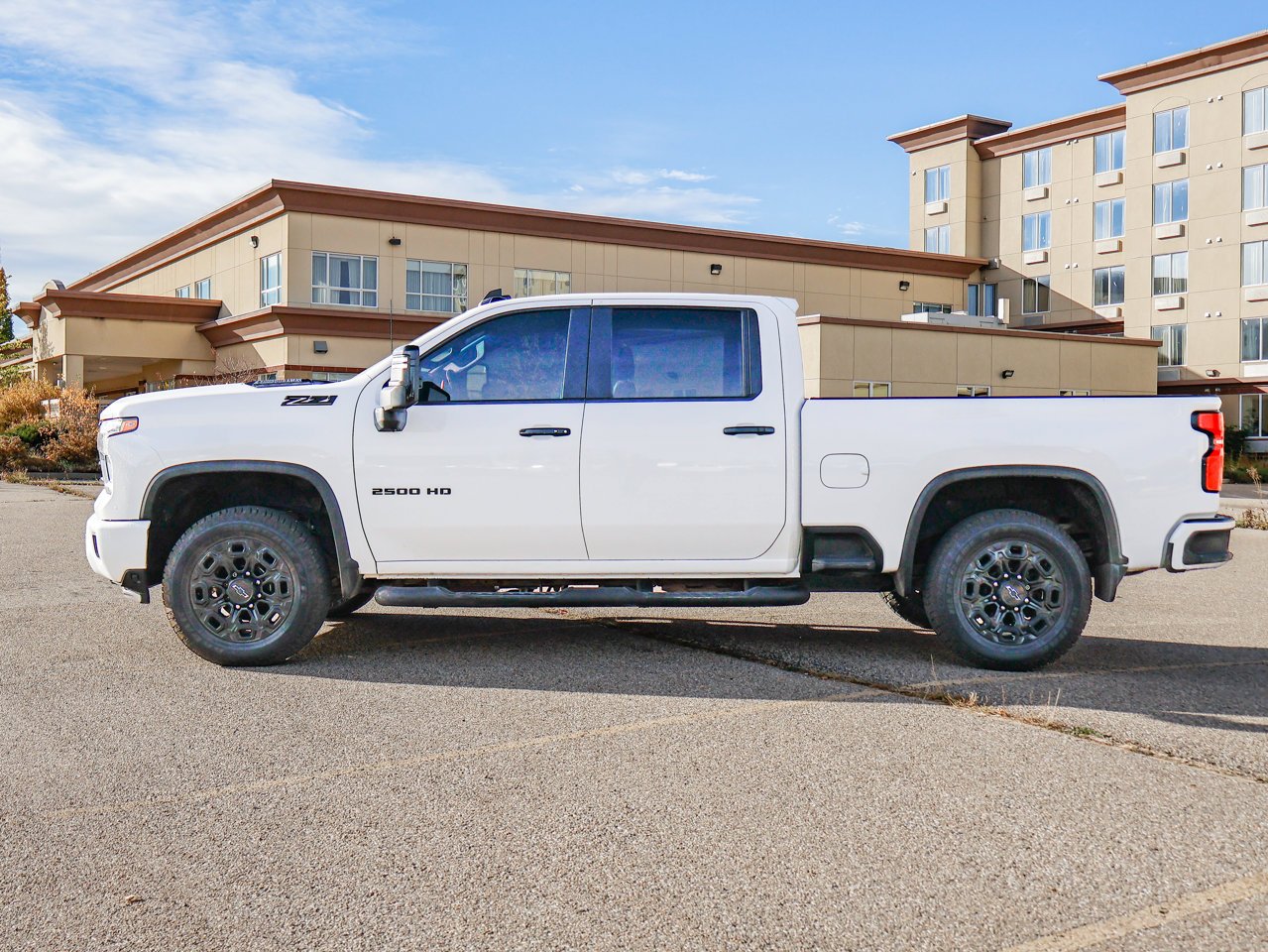 2024 Chevrolet Silverado 2500HD 4WD Crew Cab 159 LT White Sherwood Park - photo #7