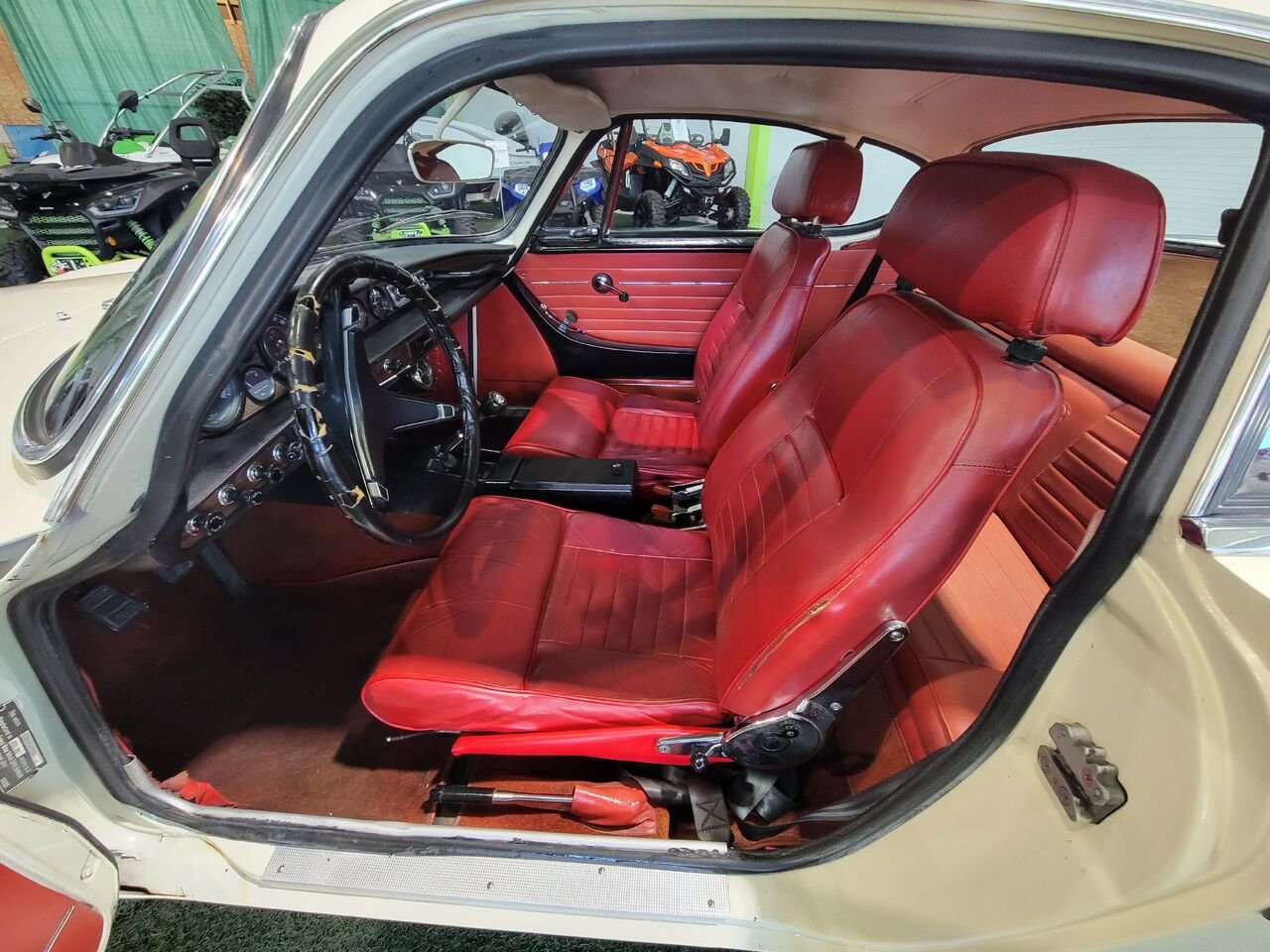 1970 Volvo P1800e Beige  - photo #10
