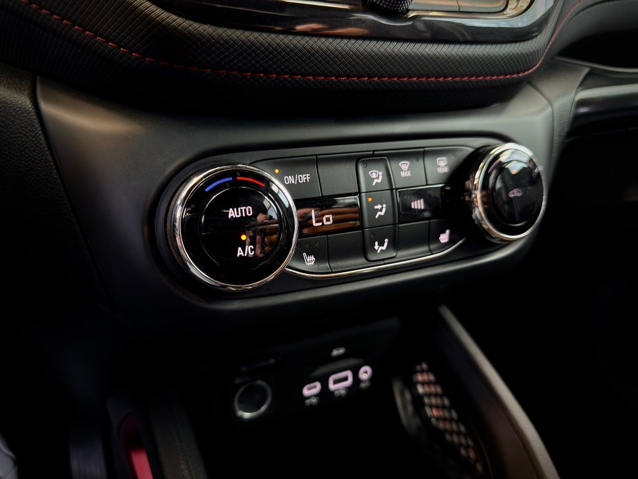 Chevrolet Trailblazer 2023 Jaune Notre-Dame-des-Prairies - photo #29
