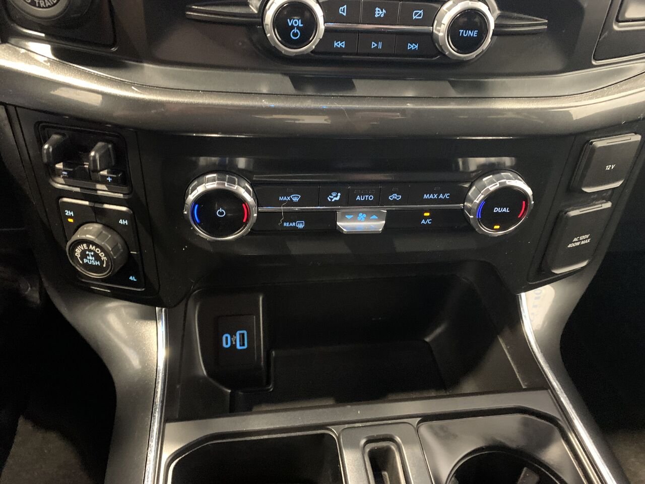 2022 Ford F-150 XLT cabine SuperCrew 4RM caisse de 5,5 pi Black Châteauguay - photo #33