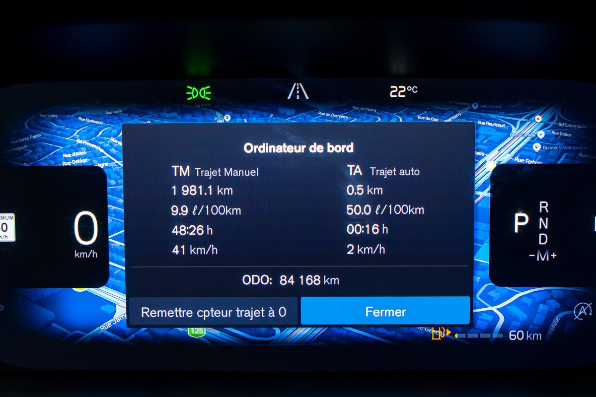 2022 Volvo XC60 B5 MOMENTUM HARMAN KARDON Grey Montreal - photo #15