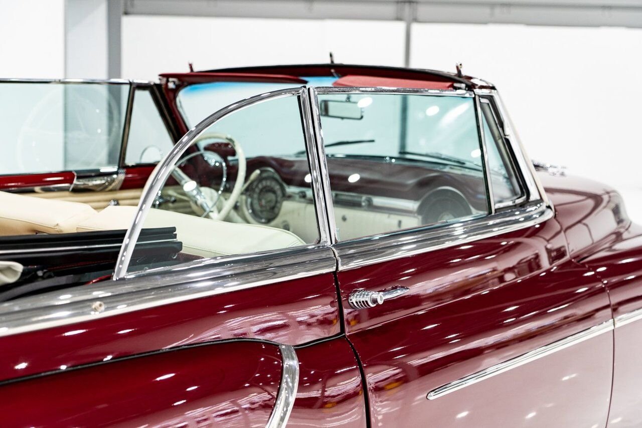 Oldsmobile 98 PRIX EN USD | Convertible Beautifully Presented from complete Restoration 1953 Rouge Montréal - photo #50