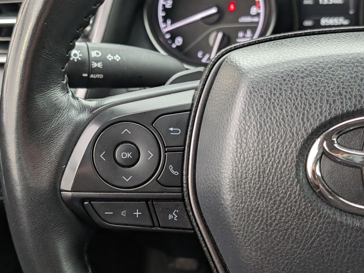 Toyota Camry SE/SIÈGES CHAUFFANTS/VOLANT CHAUFFANT/AC/BLUETOOTH/CAMERA DE RECUL 2024 Gris Sherbrooke - photo #14