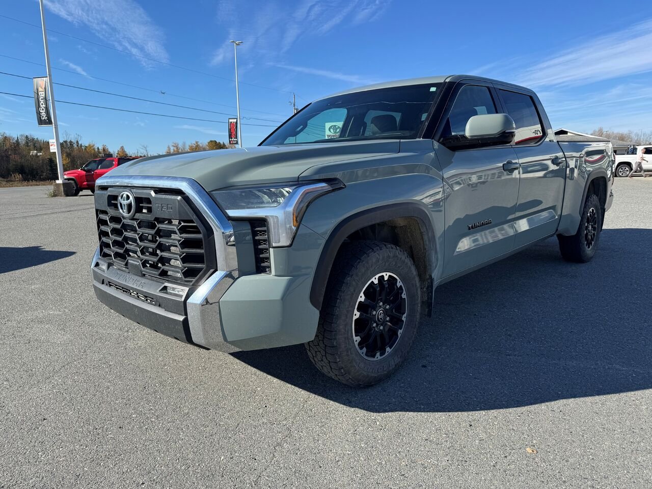 2025 Toyota Tundra SR5 CrewMax 4x4 caisse longue Green Val-d'Or - photo #0