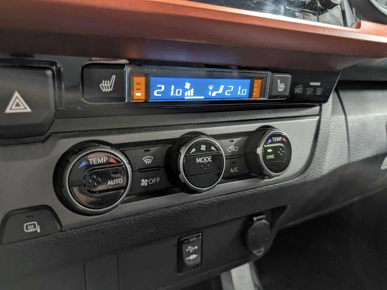 2017 Toyota Tacoma 5TFDZ5BN2HX018435 Inferno Sherbrooke - photo #19