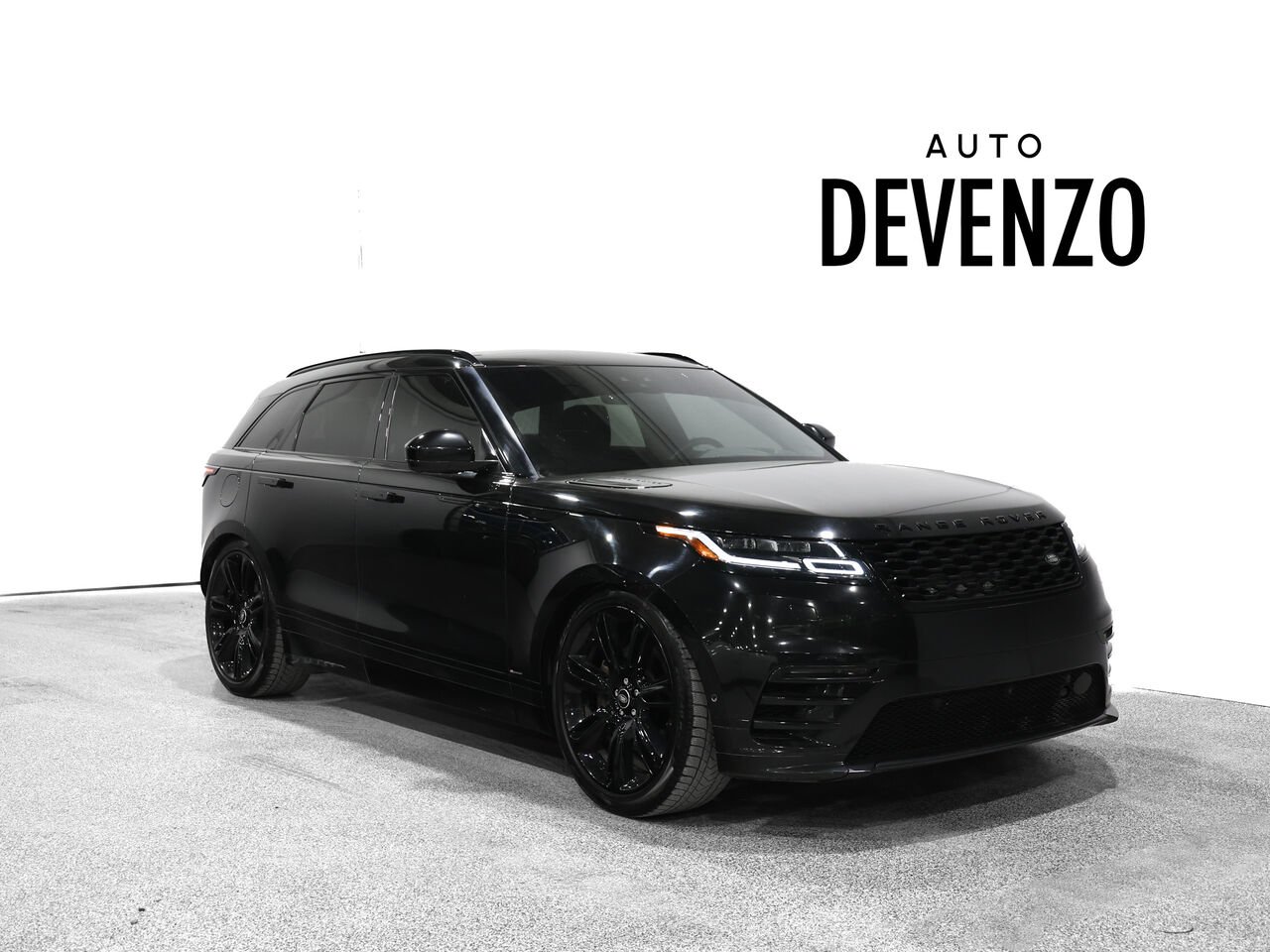 2018 Land Rover Range Rover Velar Black Saint-Eustache - photo #0