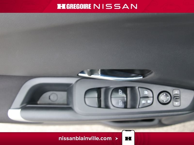 2023 Nissan Kicks White Laval - photo #21