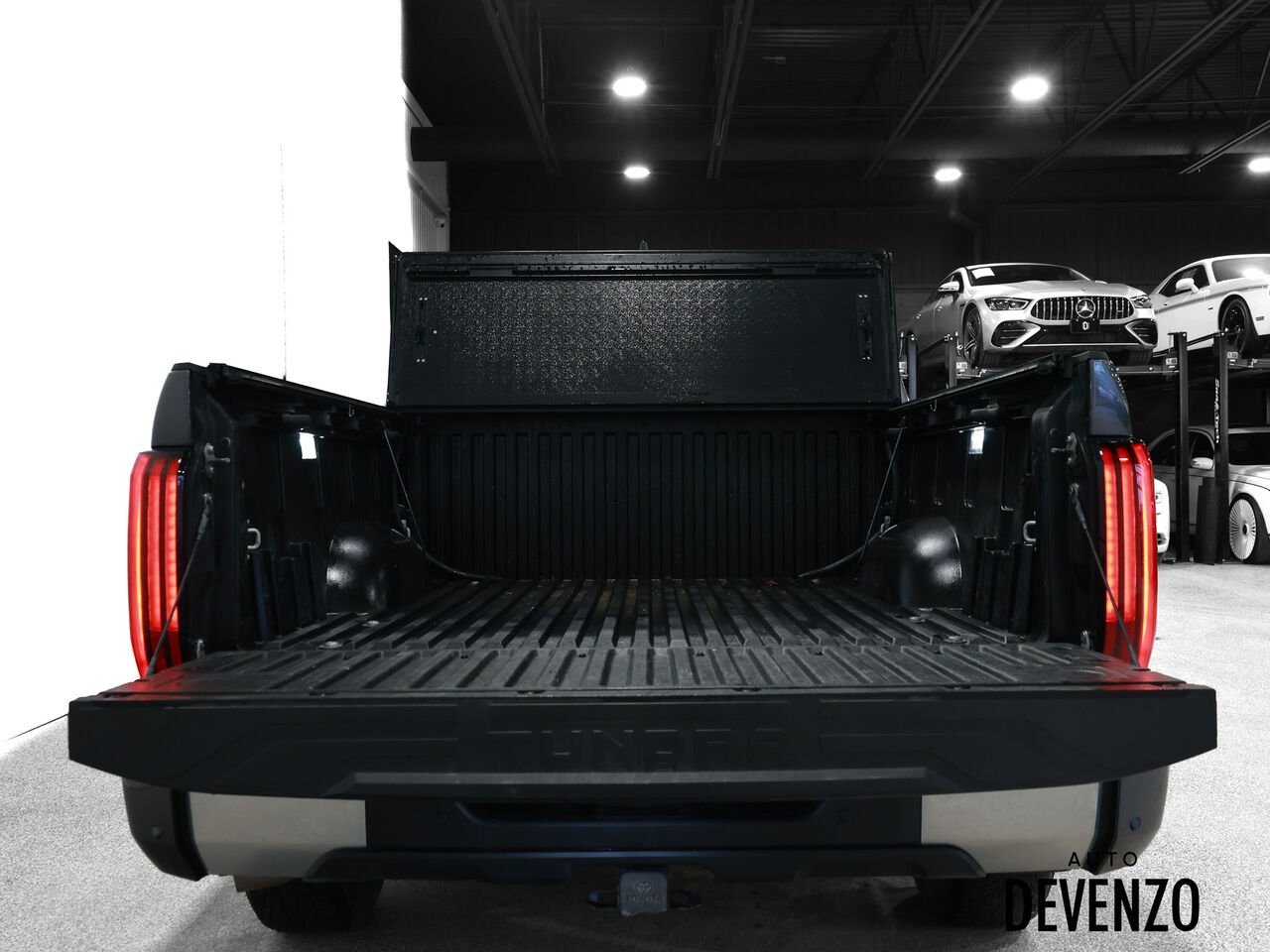 2024 Toyota Tundra Grey Saint-Eustache - photo #23