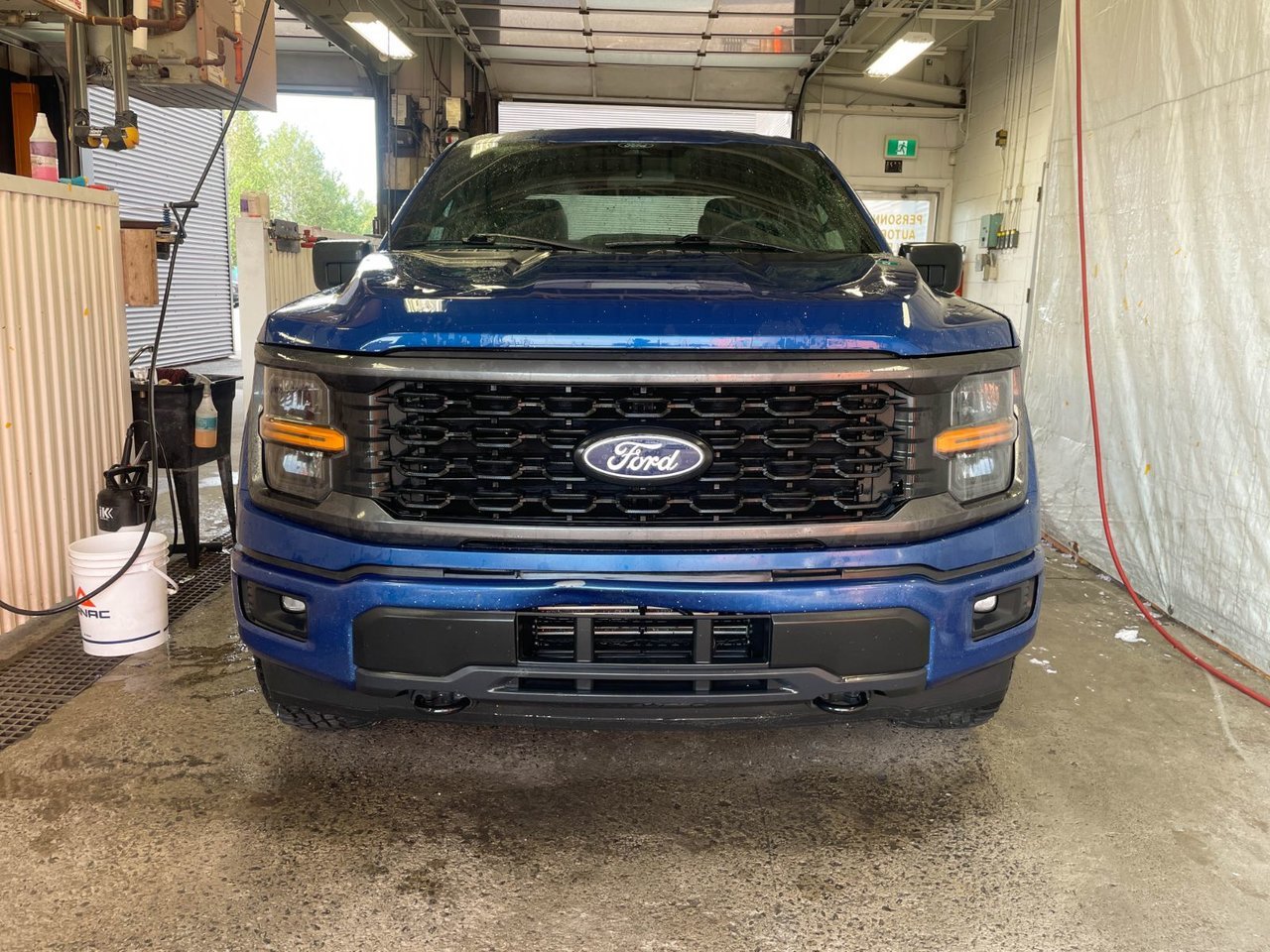 Ford F-150 STX CREW 4X4 *NAV* CARPLAY *COPILOT 2.0* DIFF 3.73 2024 Bleu Saint-Jérôme - photo #2