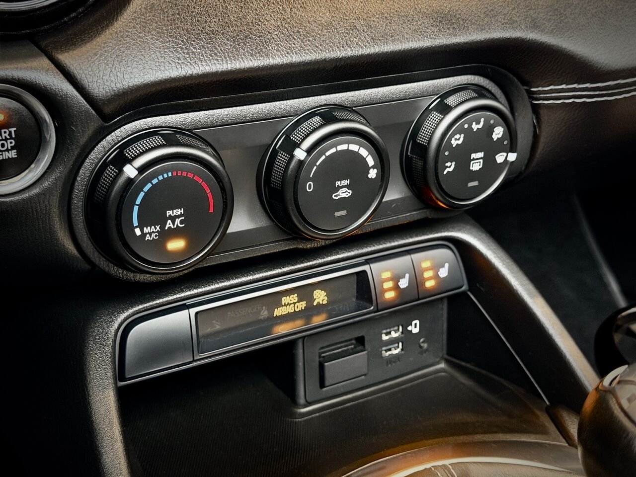 2023 Mazda MX-5 Black Notre-Dame-des-Prairies - photo #26