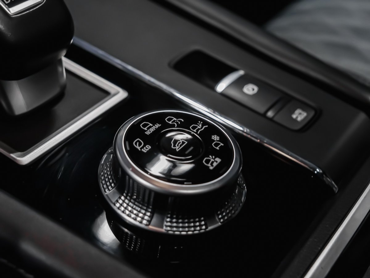 2023 Mitsubishi Outlander SEL Silver Montreal - photo #11