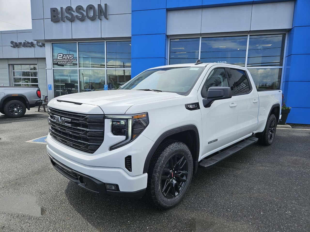GMC Sierra 1500 Elevation cabine multiplace 4RM 157 po 2026 Blanc sommet Thetford Mines - photo #0
