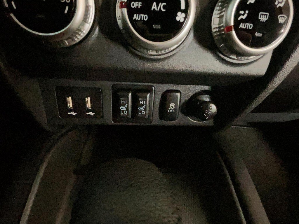 2023 Mitsubishi RVR Black Mont-Laurier - photo #17