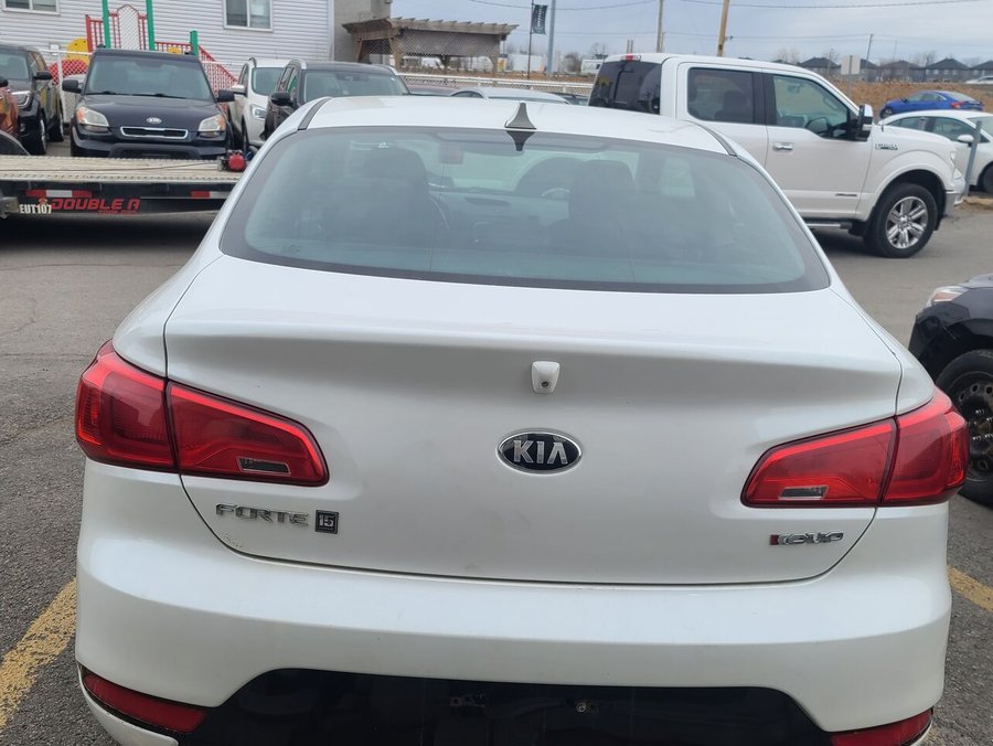 2014 Kia Forte Koup 2014 White