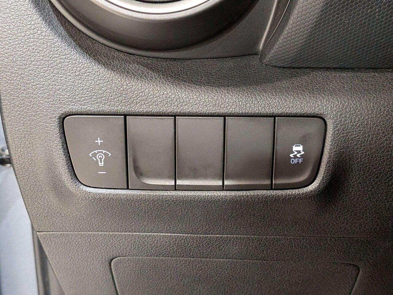 2019 Hyundai Kona 2.0L Essential AWD Grey Val-David - photo #27
