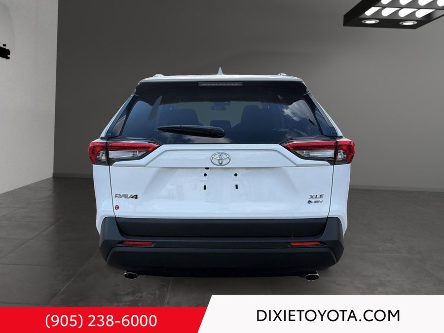 2025 Toyota RAV4 Hybrid XLE AWD White
