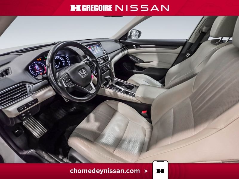 Honda Accord CL7288 | Touring * Cuir * Toit * Mag * Volant Chauffant 2018 Blanc Laval - photo #15