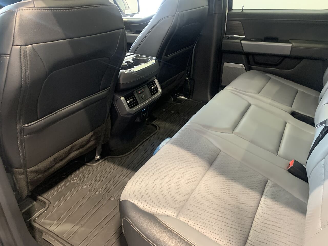 2025 Ford F-150 Lightning LIGHTNING LARIAT CREW CAB White Châteauguay - photo #19