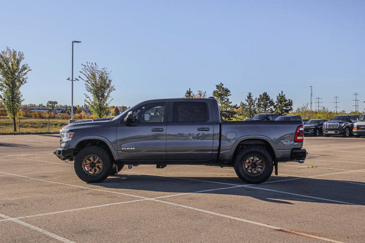 2022 Ram 1500 Laramie 4x4 Crew Cab 5'7 Box Grey Sherwood Park - photo #4