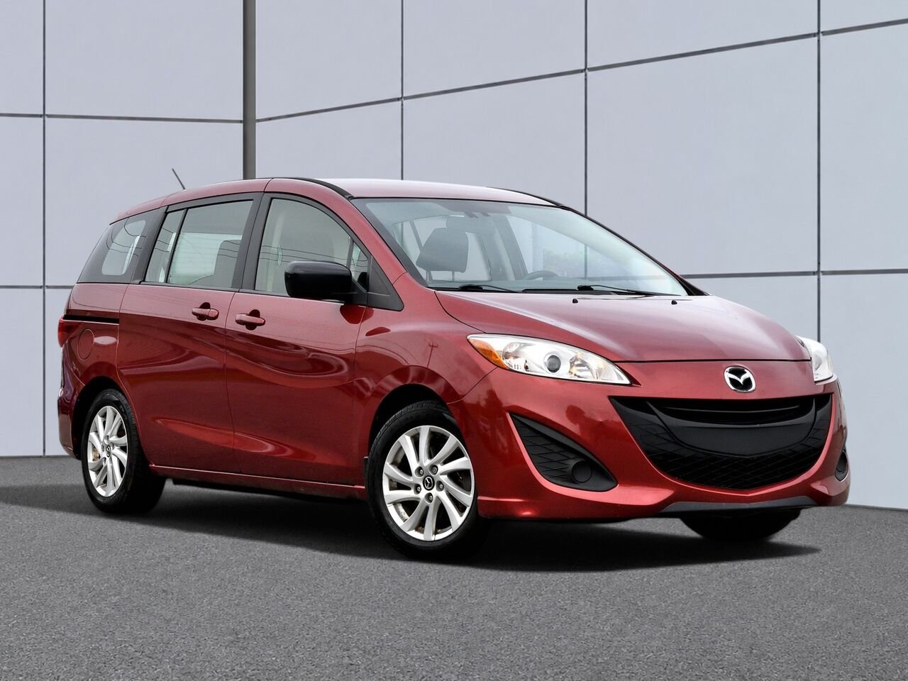 Mazda Mazda5 Familiale 4 portes, boîte automatique, GS 2015 Rouge Saint-Hyacinthe - photo #0