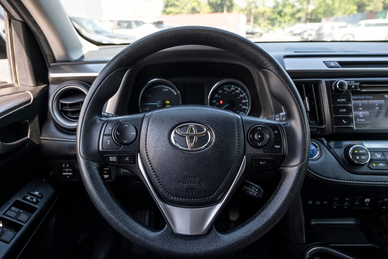 2018 Toyota RAV4 Grey Gatineau - photo #12