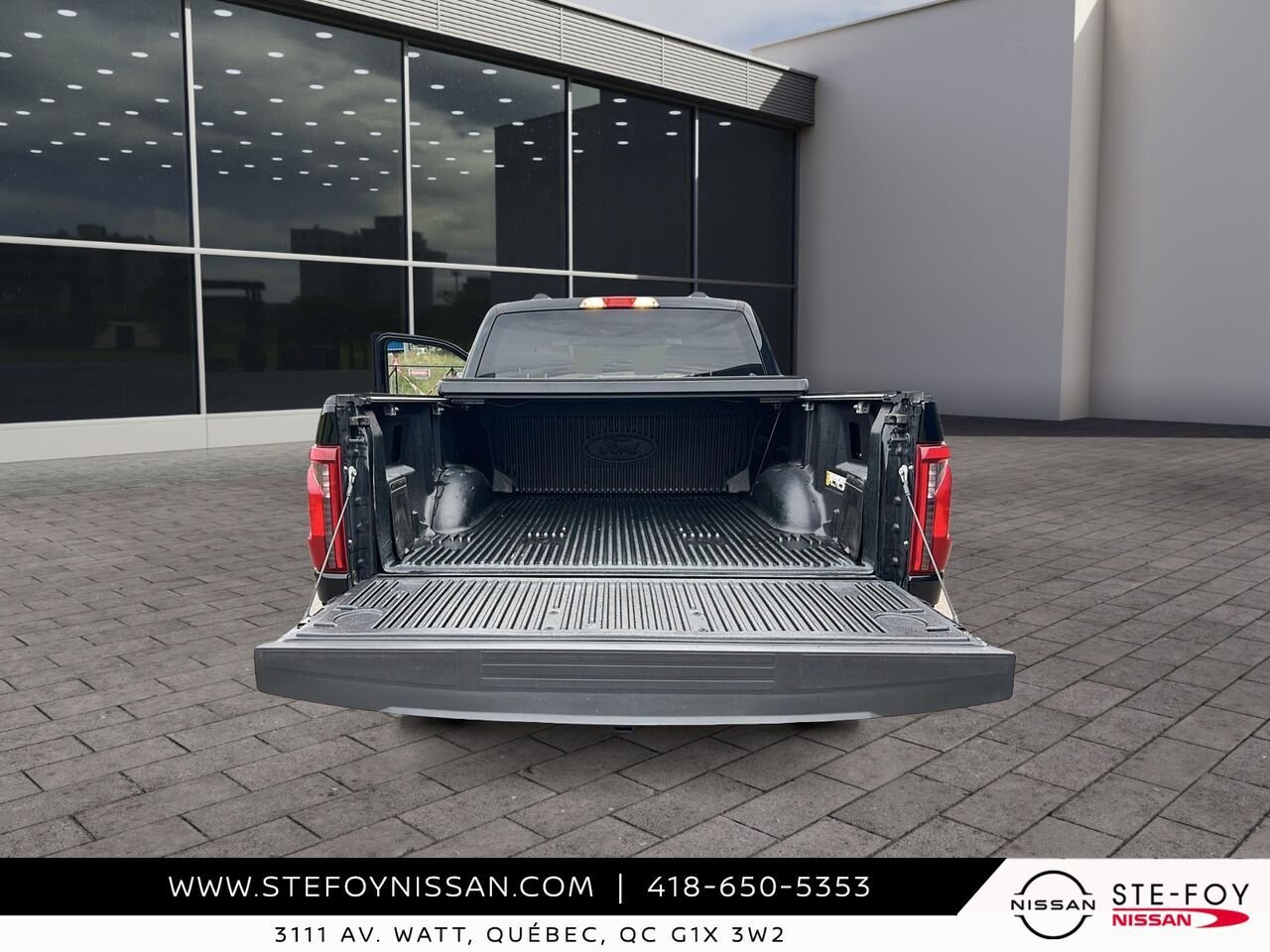 2025 Ford F-150 XLT Black Ste-Foy - photo #16