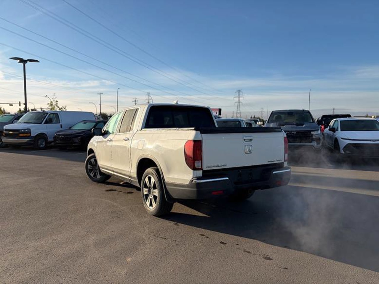 2019 Honda Ridgeline Touring AWD White Sherwood Park - photo #3