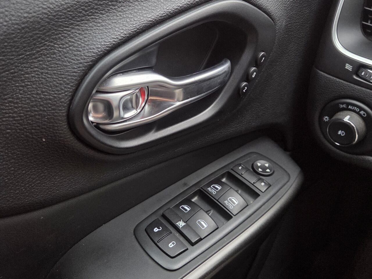 Jeep Cherokee Trailhawk 4x4 2021 Vert Granby - photo #19