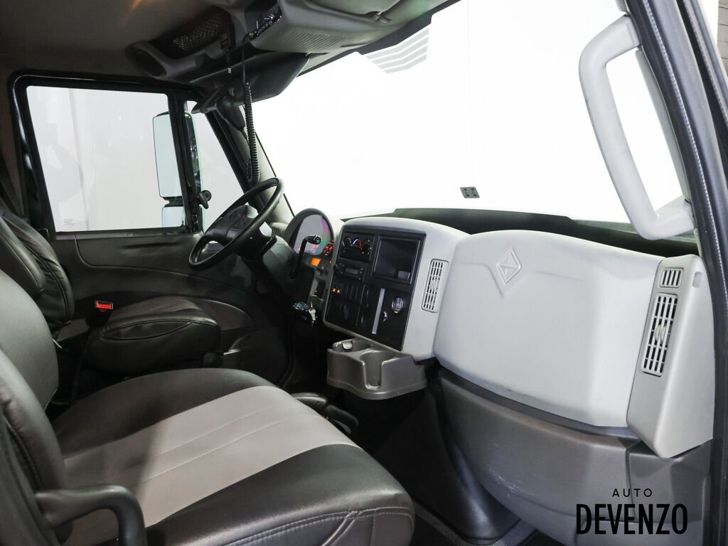 International TerraStar RV Hauler 6.4L Diesel MAXXFORCE 2014 Noir Saint-Eustache - photo #10