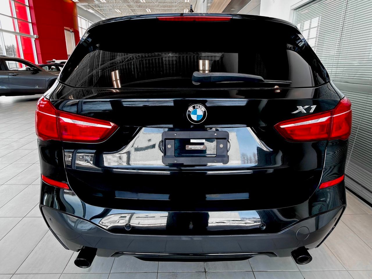2017 BMW X1 Black Notre-Dame-des-Prairies - photo #8