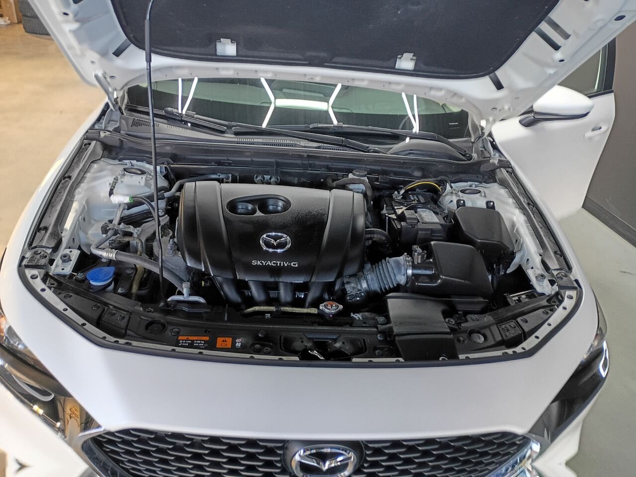 2019 Mazda Mazda3 White Blainville - photo #31