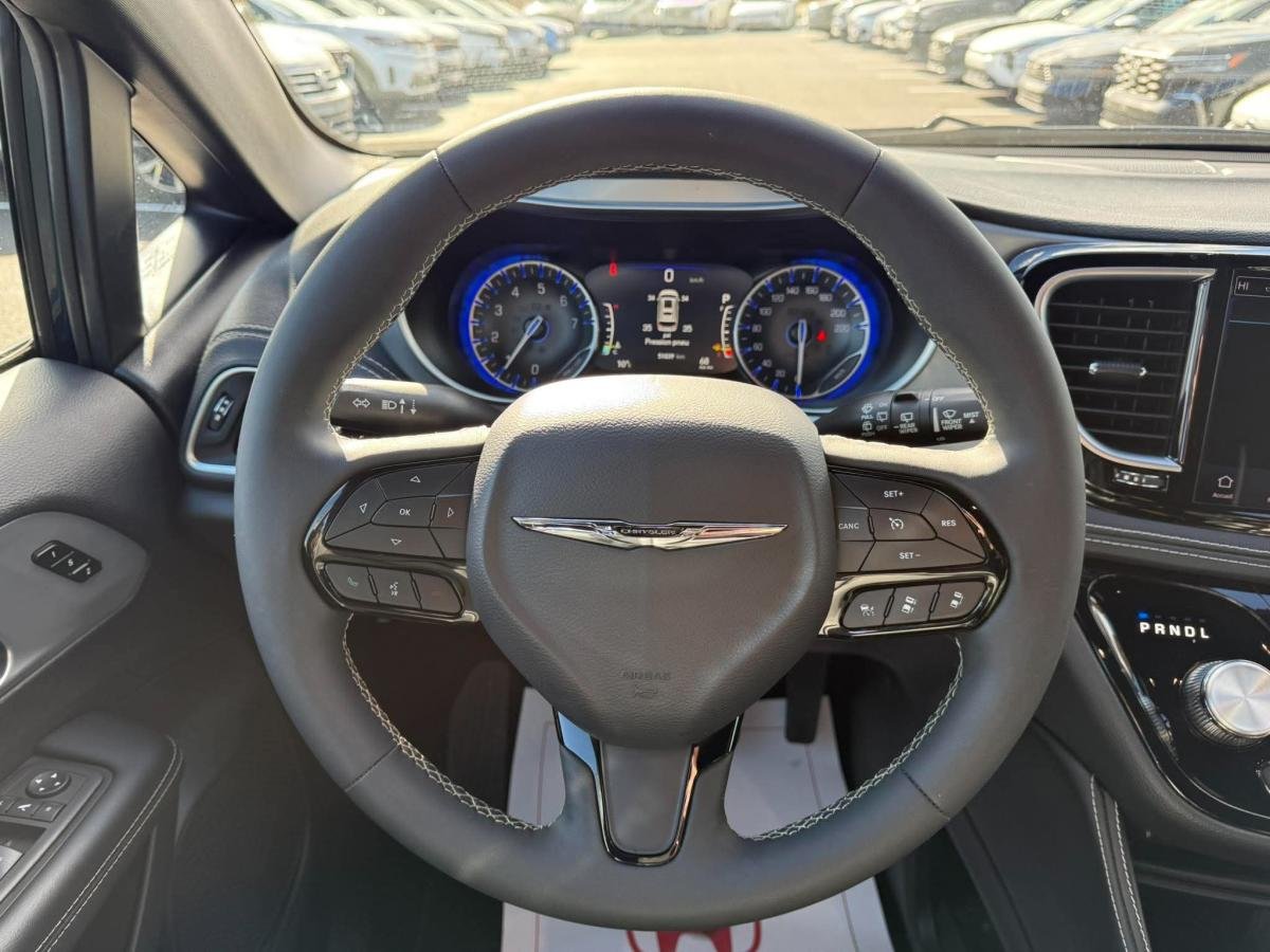 2025 Chrysler Pacifica Blue  - photo #17