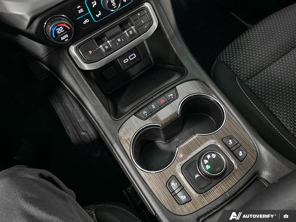 2021 GMC Acadia 2602052A | SLE White Edmonton - photo #17